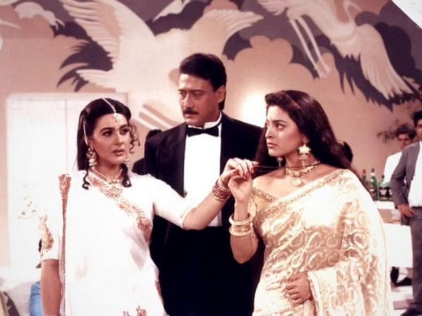 Jackie Shroff, Juhi Chawla, Amrita Singh starrer 'Aaina' turns 30