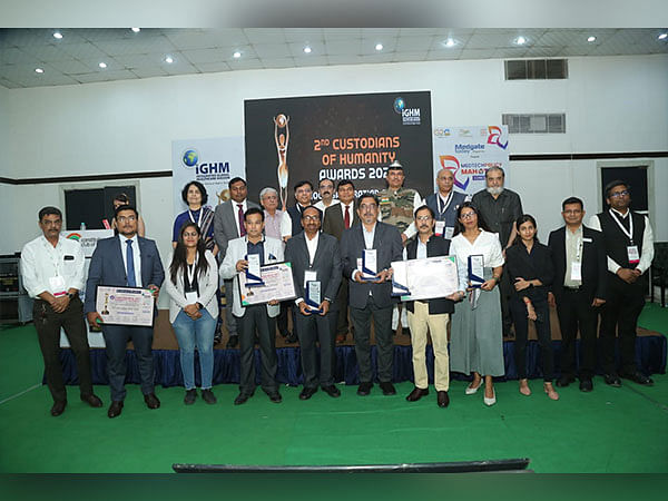 Healthcare Experts, Leaders, and Industry Captains Honoured with Custodians of Humanity Awards for Outstanding Contributions