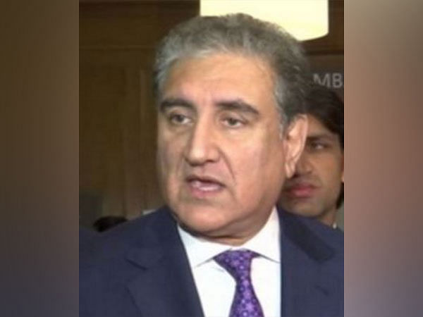 PTI leader Qureshi demands Pak Finance Minister Dar's resignation 