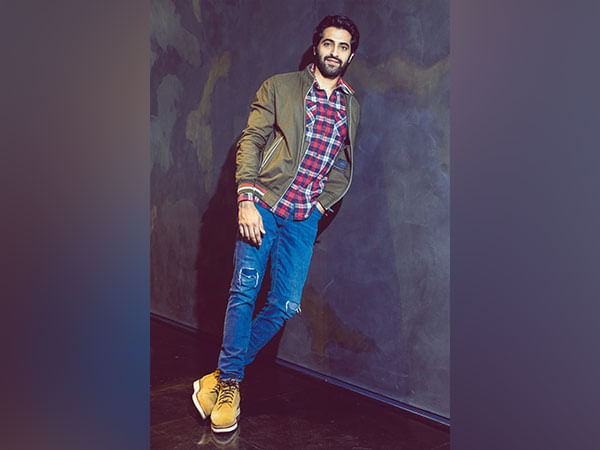  This is how Akshay Oberoi prepped up for 'Fighter' 