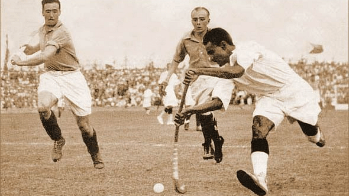 Dhyan Chand (R) at the 1936 Olympic semi-final | Wikipedia