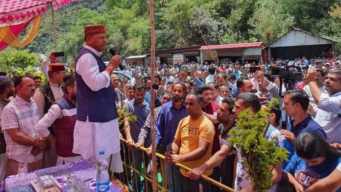 BJP state president Rajiv Bindal addressing a gathering at Dalhousie before heading towards the victim's village | Image by special arrangement