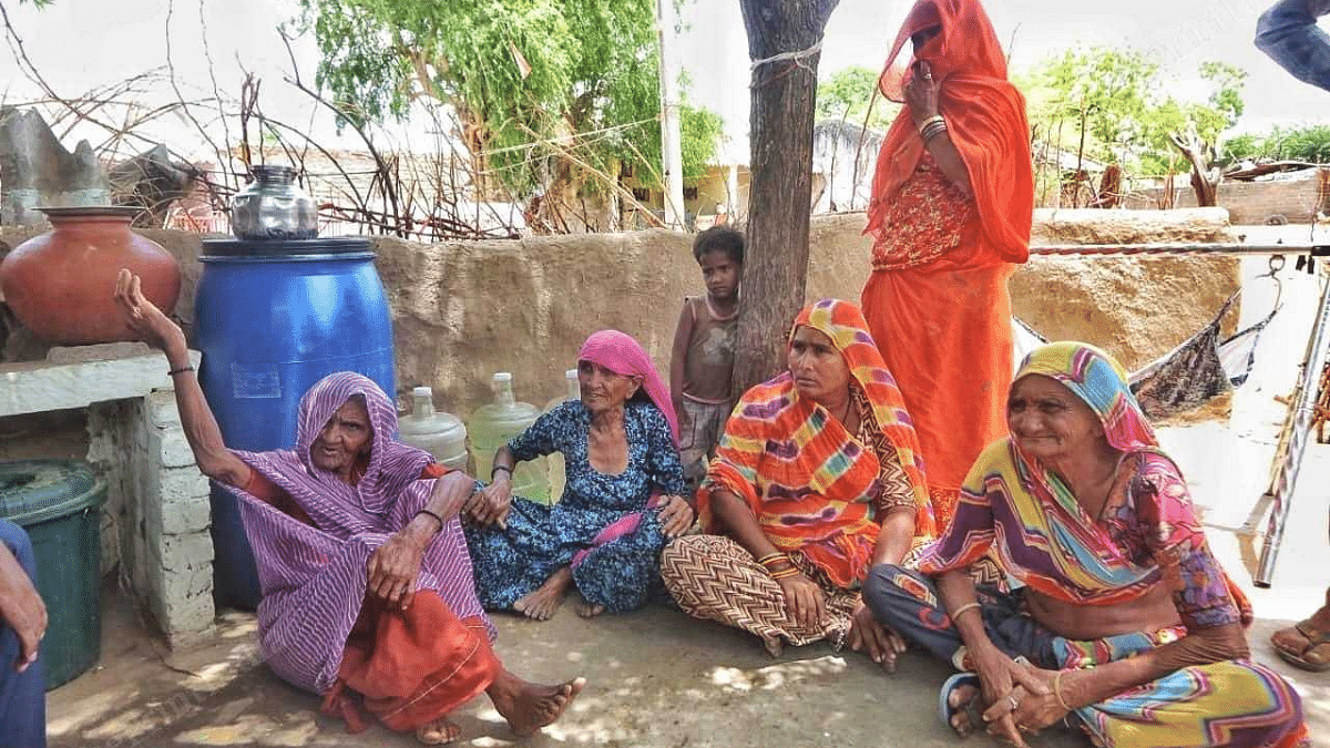 A group of women in Vadia village | Praveen Jain | ThePrint