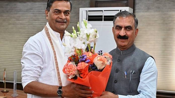 Himachal CM Sukhvinder Sukhu with Union minister R.K. Singh | Photo: ANI