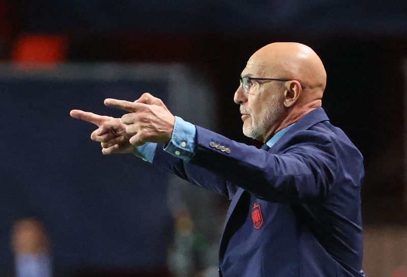 Fútbol-La confianza de España aumenta con la victoria de Italia, dice el entrenador De la Fuente