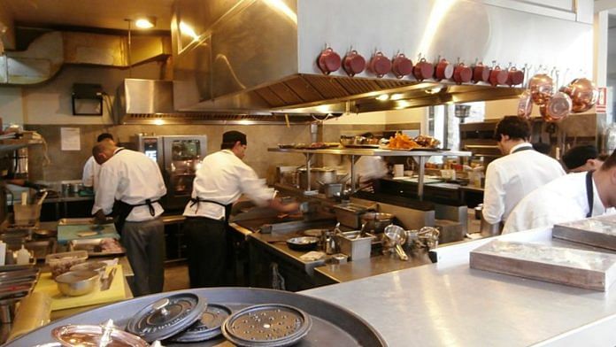Inside the kitchen of Central restaurant in Lima | Source: Wikimedia Commons