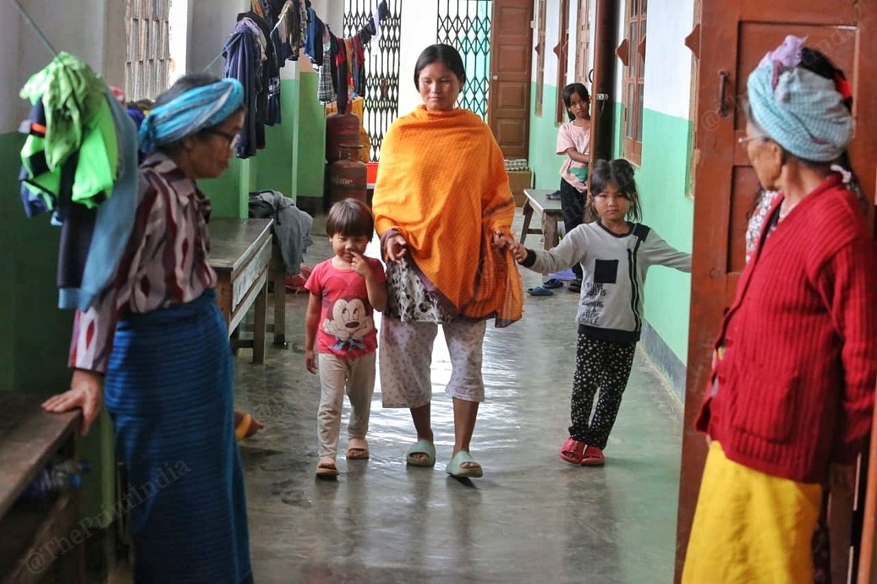 There are kids and women in the shelter Photo: Praveen Jain | ThePrint