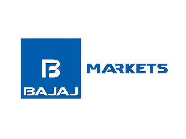 Save While Spending Overseas with Travel Credit Cards on Bajaj Markets