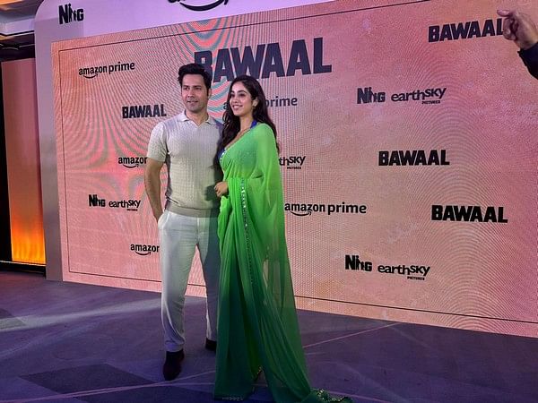 Janhvi Kapoor adds desi touch to 'Bawaal' trailer launch in Dubai