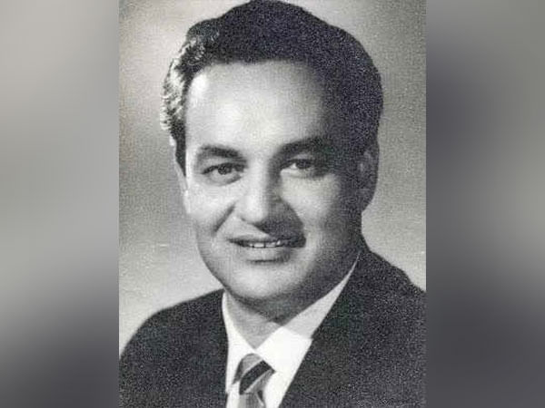 Remembering Mukesh on his 100th birth anniversary, a look at his timeless melodies
