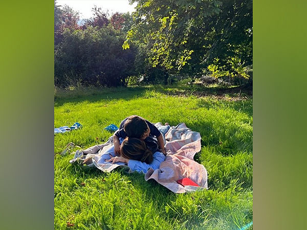 Kareena Kapoor Khan takes a nap with son Jeh in park, see pic