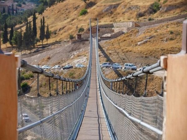 Israel: New suspension bridge makes Jerusalem holy sites accessible