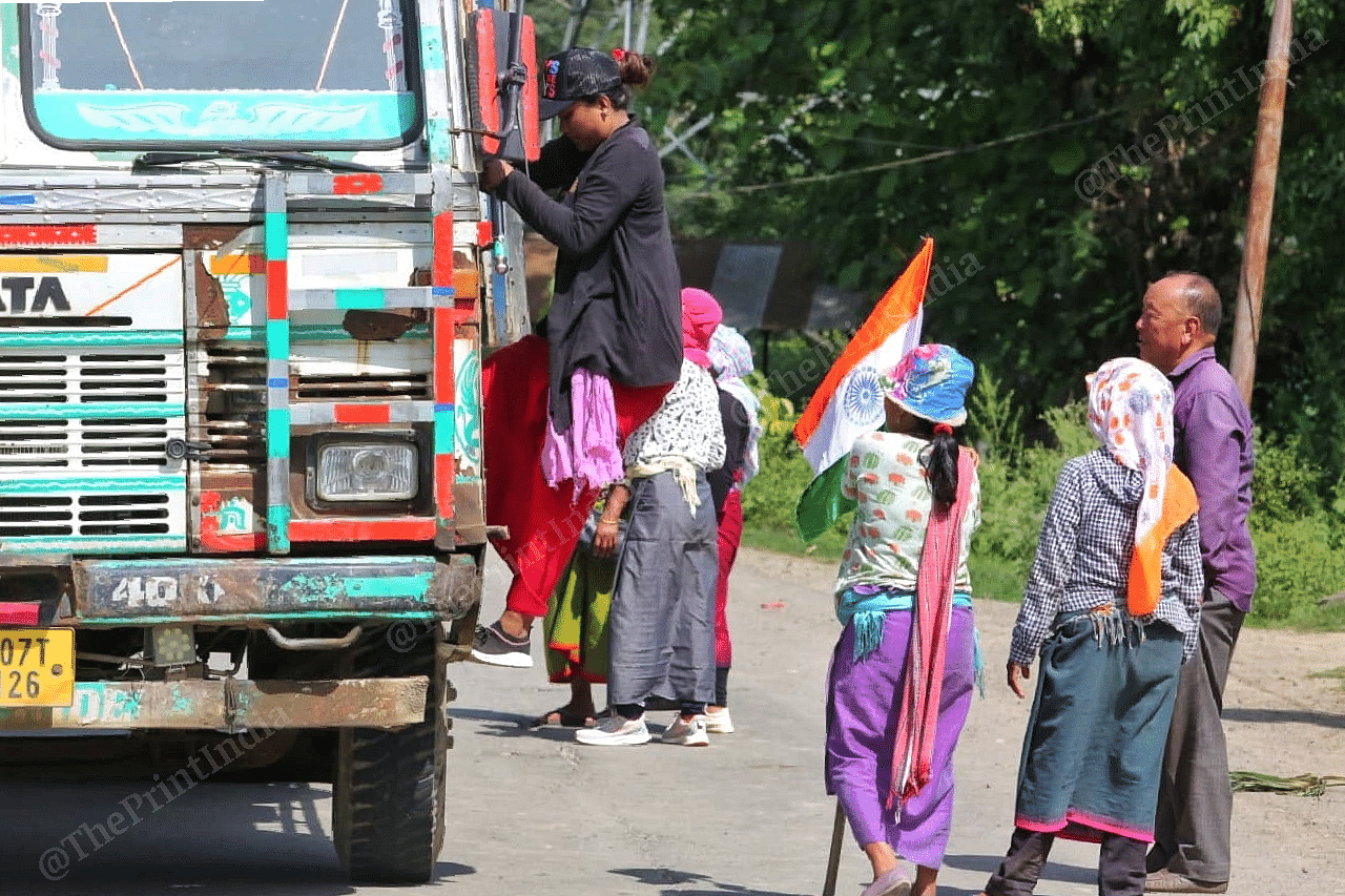 Inspecting a truck | Photo: Praveen Jain | ThePrint