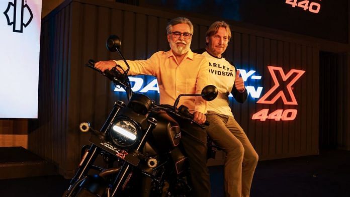 Dr. Pawan Munjal, Executive Chairman, Hero MotoCorp with Jochen Zeitz, Chairman, President and CEO, Harley-Davidson at the launch of Harley-Davidson X440 motorcycle at Hero CIT in Jaipur, Rajasthan. | Credit: Kushan Mitra