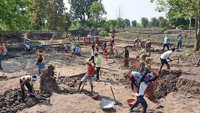 File photo of labour at work in Madhya Pradesh's Seoni, under the MGNREGS job scheme | Representational image | ANI