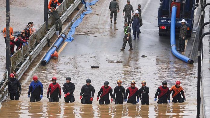Rescue mission underway | Reuters/Kim Hong-ji
