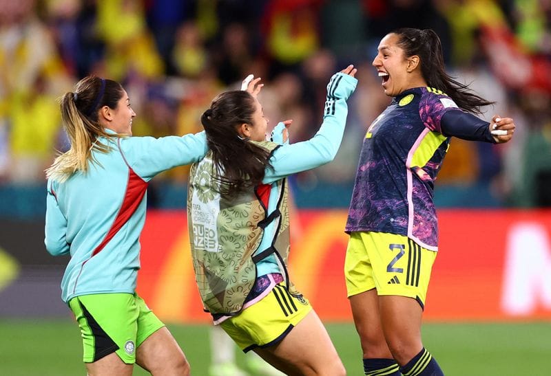 Soccer-Colombia strike late to upset Germany 2-1 in Sydney stunner