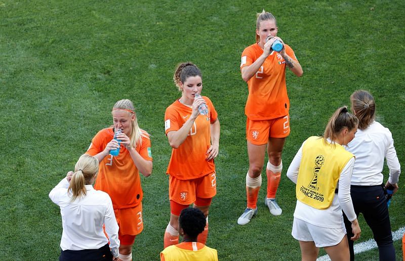 Soccer-Dutch accuse Women’s World Cup of amateurish organisation