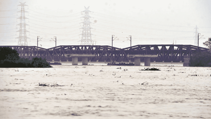 A view of the Old Yamuna Bridge as Yamuna's flood rises | Suraj Bisht | ThePrint