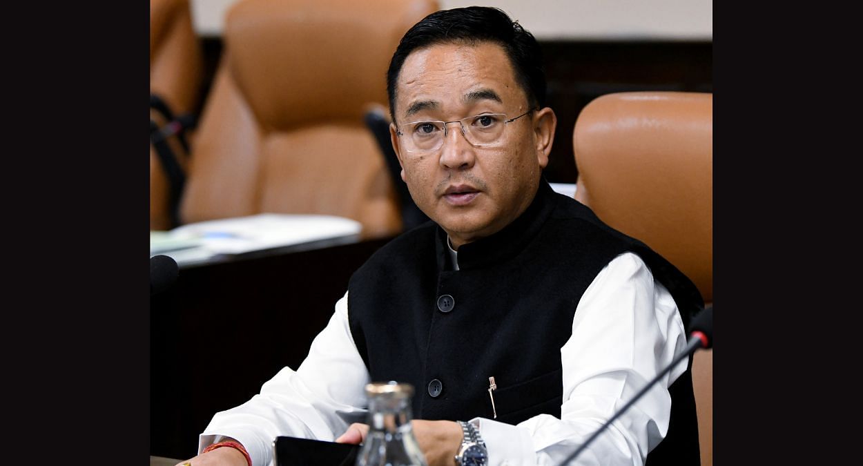 Sikkim announces one-year maternity, one-month paternity leave for govt ...