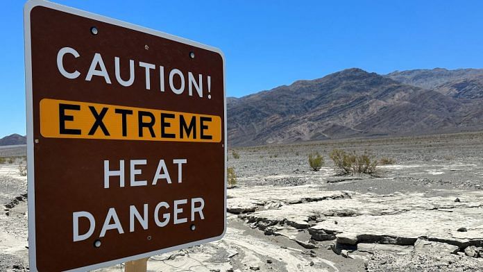 A signboard warning of extreme heat | Reuters/Jorge Garcia