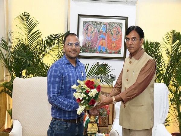 Mansukh Madaviya lauds CDSCO officers who seized spurious drugs worth Rs 2 crore