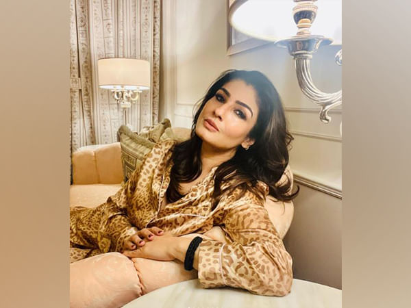 Raveena Tandon shares a glimpse from ‘Ghudchadi’ dubbing session Raveena Tandon shares a glimpse from ‘Ghudchadi’ dubbing session