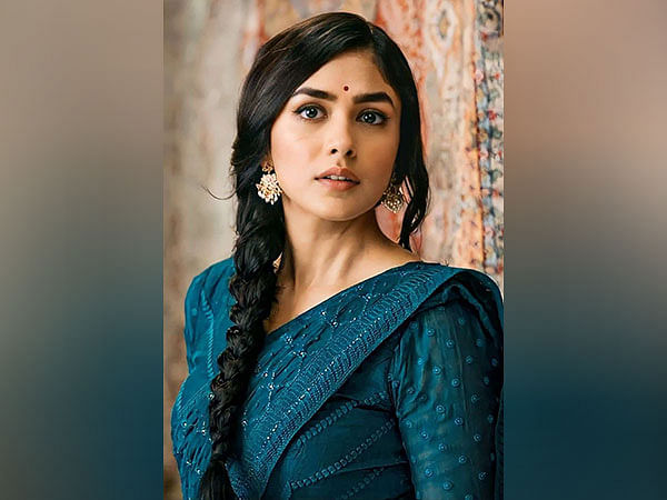 Mrunal Thakur celebrates one year of 'Sita Ramam'