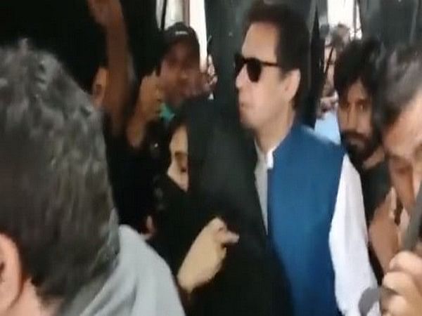 Pakistan: Imran Khan meets wife for first time since his arrest