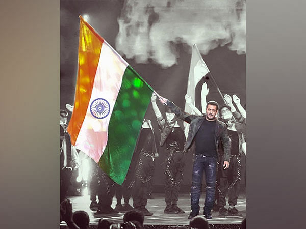 Salman Khan extends wishes on 77th Independence Day, posts pic with Indian flag