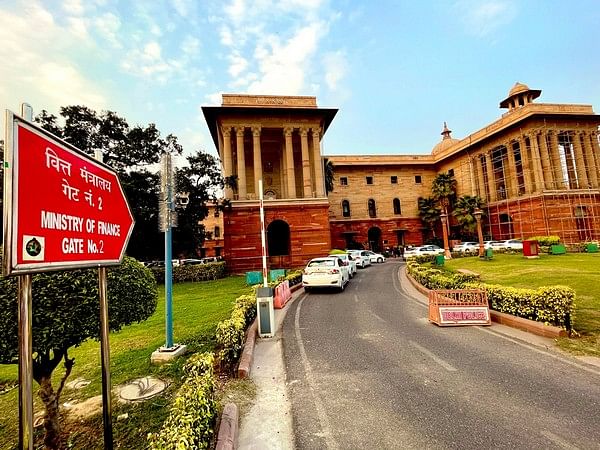 Expert committee submits report on 'Onshoring Indian Innovation to GIFT IFSC'