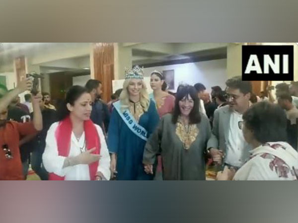 Miss World Karolina Bielawska explores Kashmiri handicrafts, art 