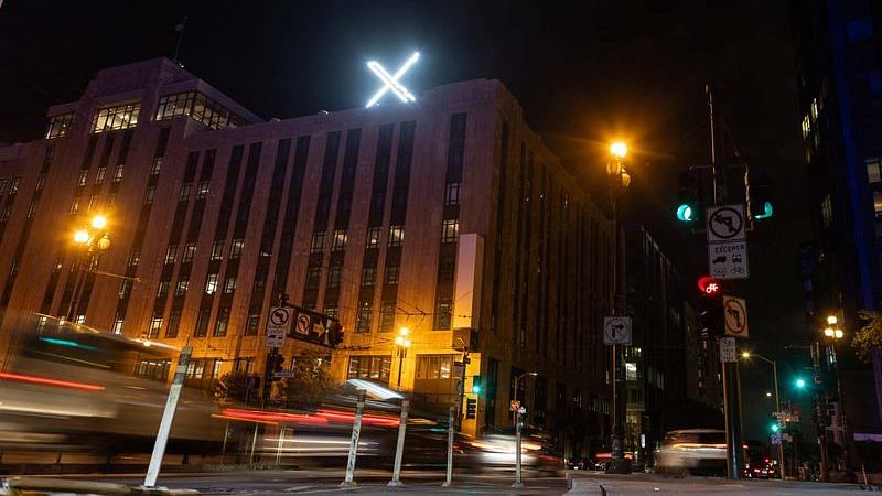 Twitter’s San Francisco HQ removes Big X following complaints