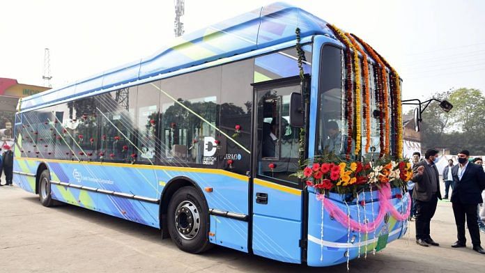 An electric bus in Delhi | Photo: ANI