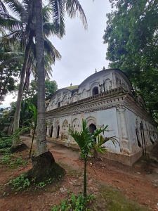 No trace remains of the Hindu Zamindars who lived in Kolakopa. Just remnants of the beautiful homes they once inhabited | Photo: Deep Halder