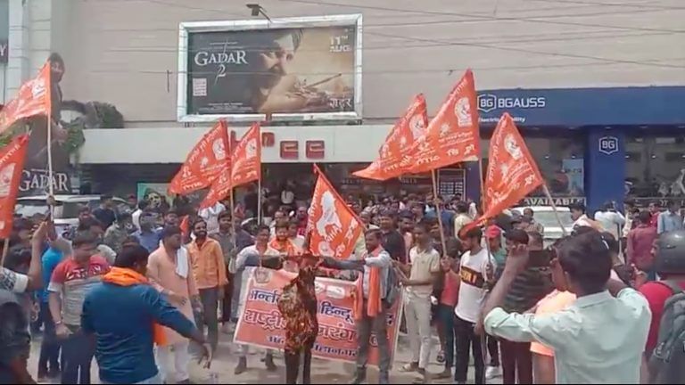 ‘Hurt sentiments,’ Hindu outfit will give Rs 10 lakh to anyone who slaps actor Akshay Kumar