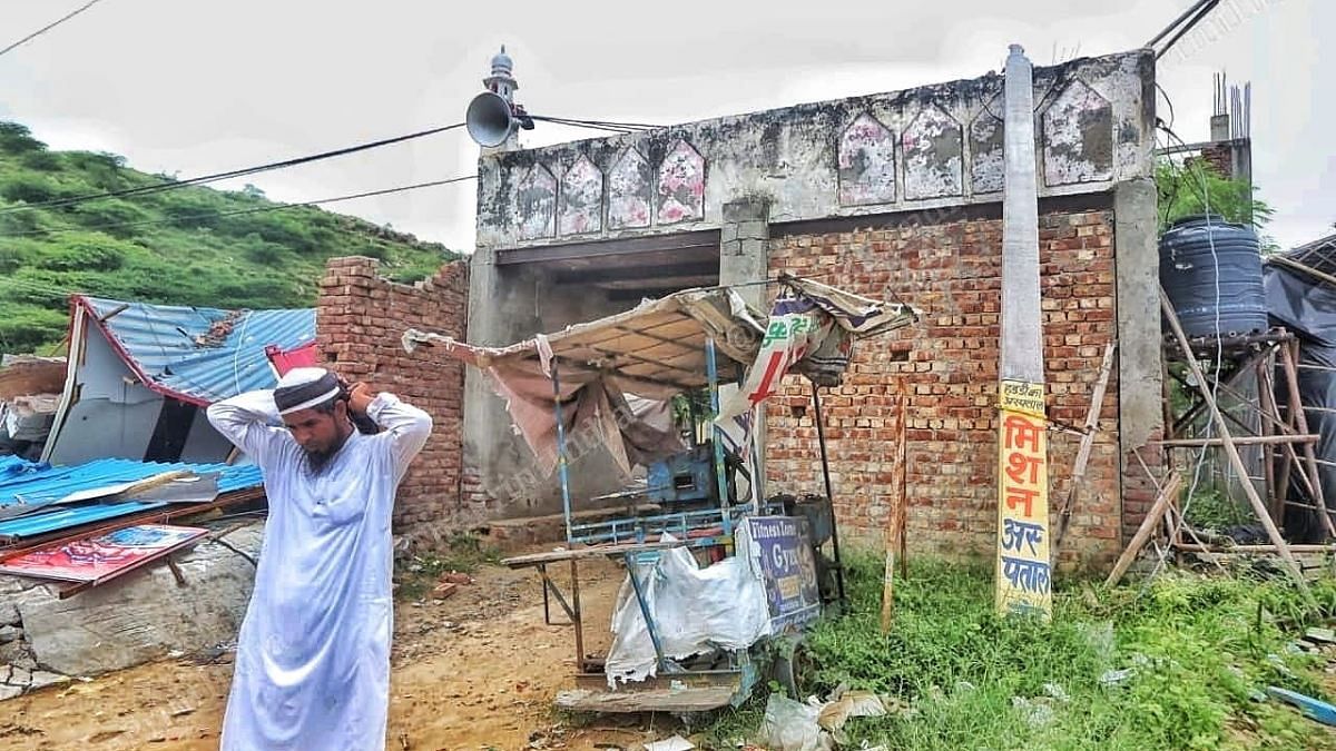 Maulana Khalid outside the masjid | Praveen Jain | ThePrint