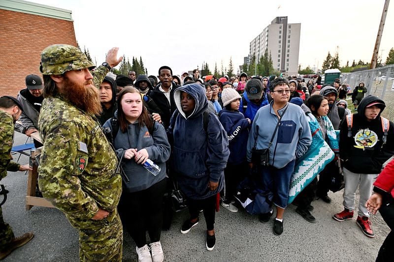 Yellowknife Residents Flee And Western Canada Fires Spark New   Yellowknife 531 