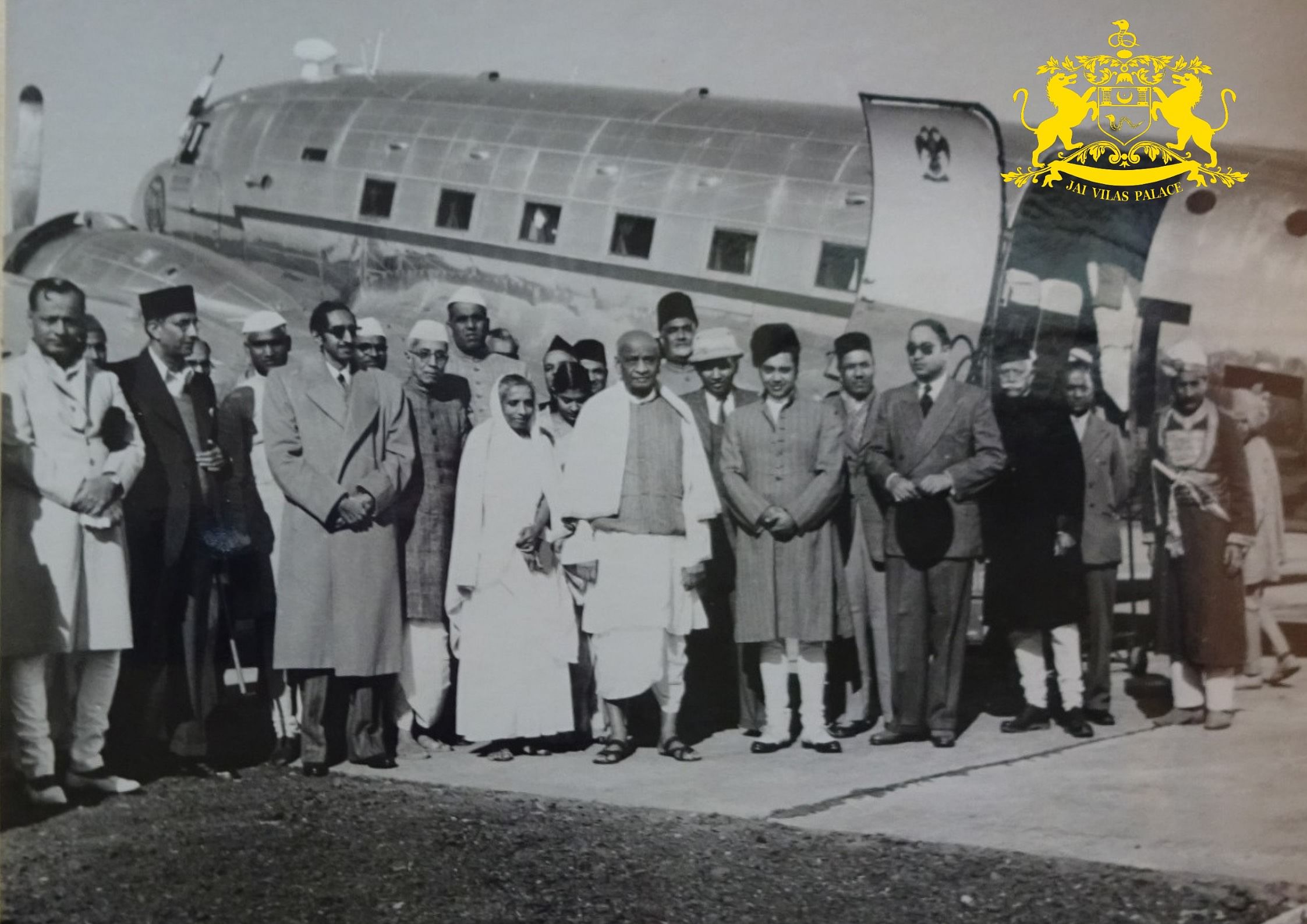 Jiwajirao M Scindia at Gwalior Airport to receive then deputy PM Sardar Vallabhbhai Patel with Maharaja Yeshwantrao Holkar II of Indore. | Image Credits: HH Maharaja Sir Jiwajirao Scindia Museum Gwalior.