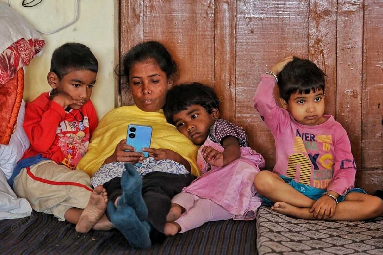 Sagar’s wife and children at Ambedkar Bhawan | Praveen Jain | ThePrint