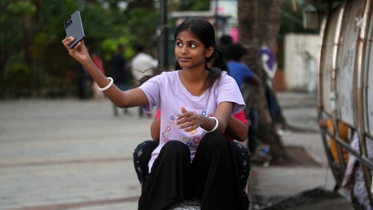 Chance encounter with American tourist transforms girl from Mumbai slum into teenage model