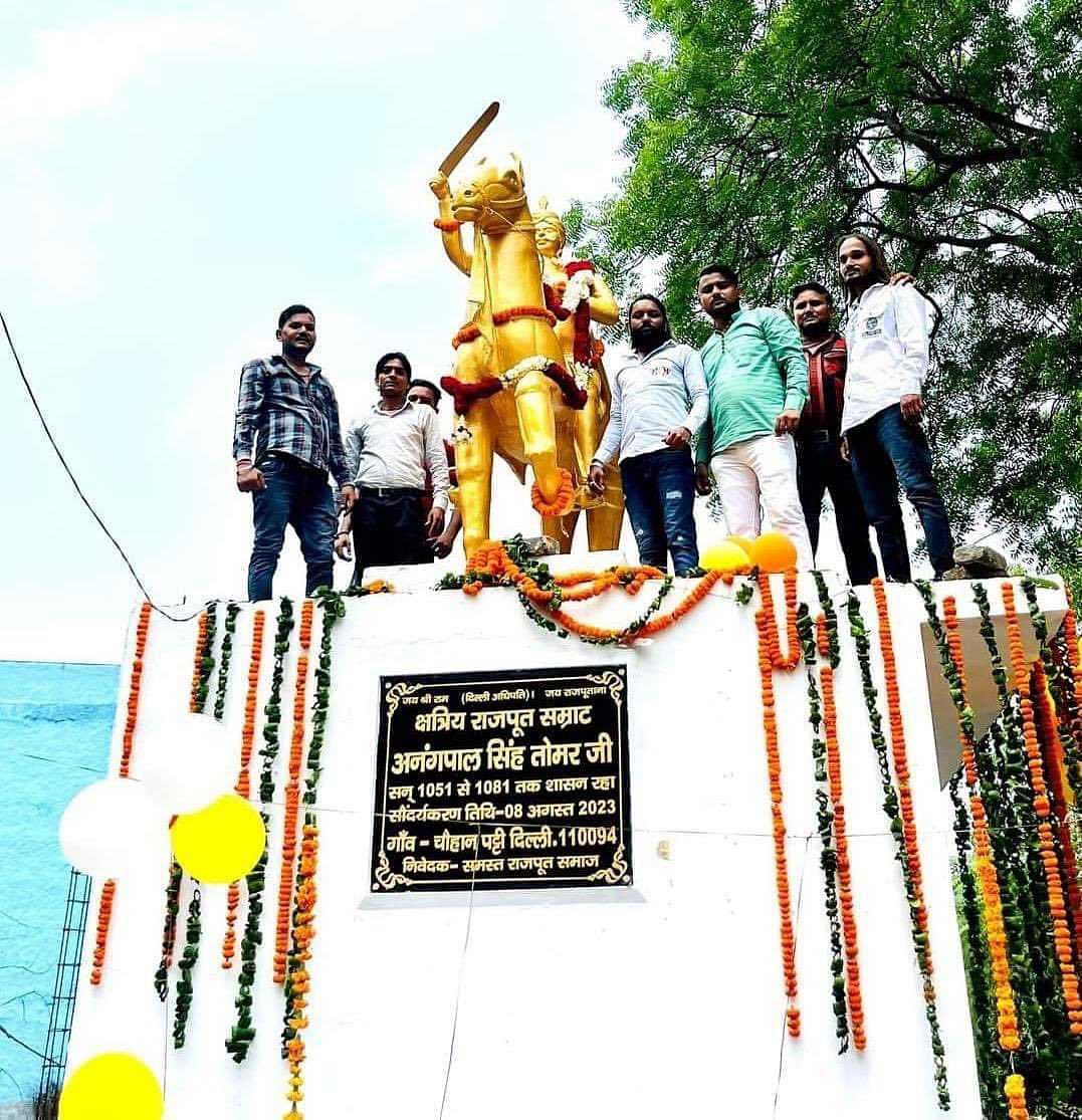 The golden statue recently unveiled in Delhi's Chauhan Patti village. Photo: twitter