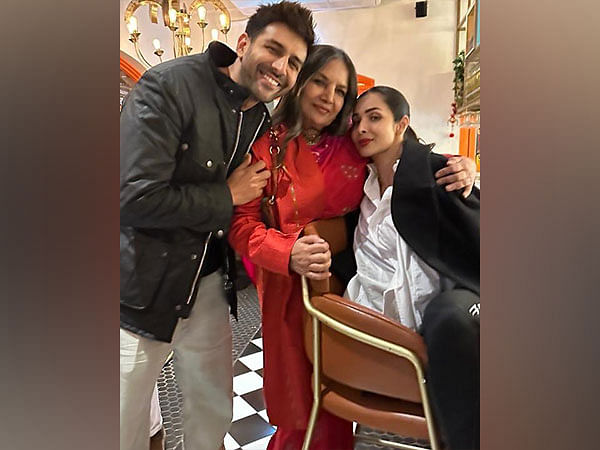Shabana Azmi shares throwback picture with Kartik Aaryan, Malaika Arora
