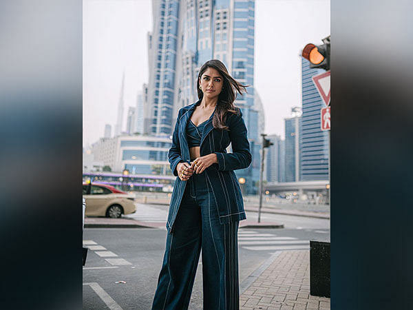 Mrunal Thakur completes 5 years in film industry, says “feel fortunate that filmmakers have trusted me”