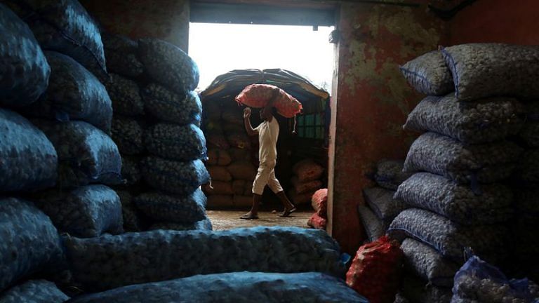 Wholesale price index falls 0.52% in August y/y, says govt data