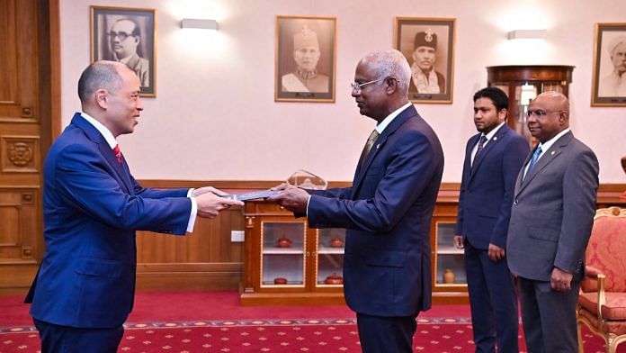 Ambassador Hugo Hue-Ho Yon presenting his credentials to President Ibrahim Mohamed Solih of Maldives, Wednesday | Twitter @presidencymv