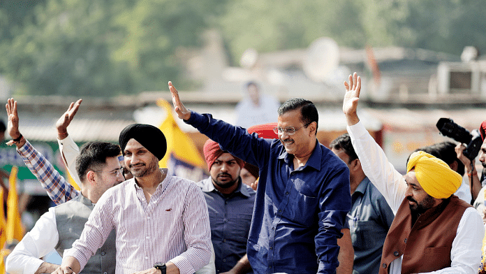 File photo of Delhi Chief Minister Arvind Kejriwal, along with Punjab Chief Minister Bhagwant Mann and party leader Harbhajan Singh, campaigning in Gujarat | ANI