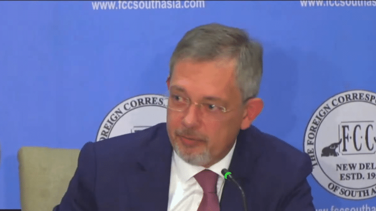 Putin ‘popular among women’, Lavrov a ‘womaniser’ — journalist & Russian ambassador banter