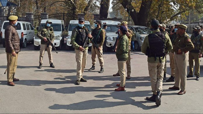 Jammu & Kashmir Police personnel in Srinagar (Representational Image) | Photo: ANI