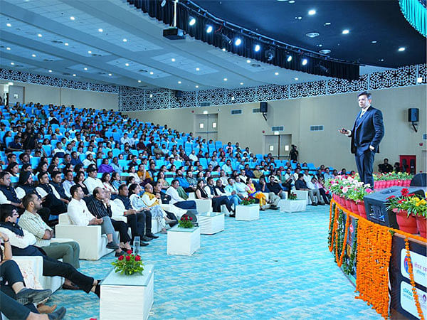Sonu Sharma Ignites Dreams at 'Dream to Reality' Celestial Gathering Hosted by Rotary Royals and Uprise Bikaner